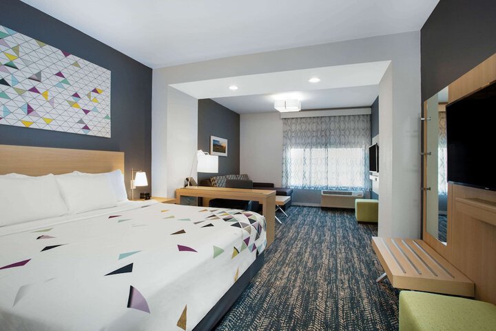 La Quinta Inn & Suites by Wyndham Manassas Va-Dulles Airport