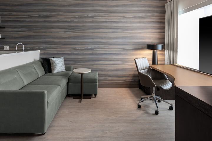 Room 34 of 48