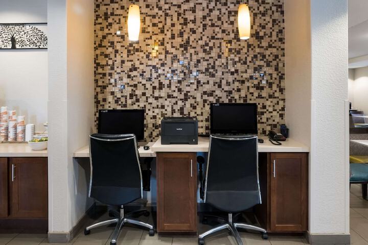 Business Center 59 of 59