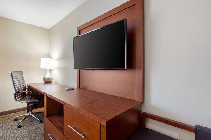 Room 42 of 75