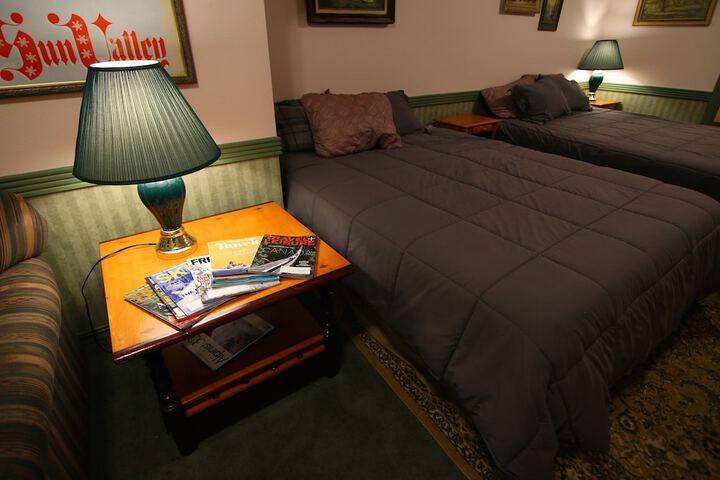 Room 7 of 12