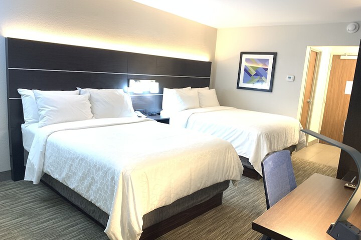 Holiday Inn Express Allentown North by IHG
