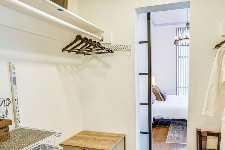 Tranquil Walnut Creek Condo w / Community Amenities