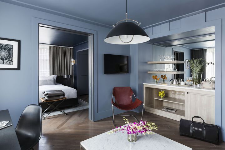 Room 27 of 40