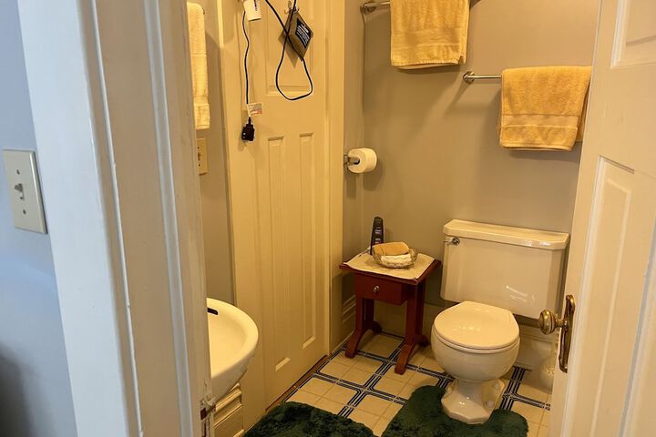 Room 4 of 19