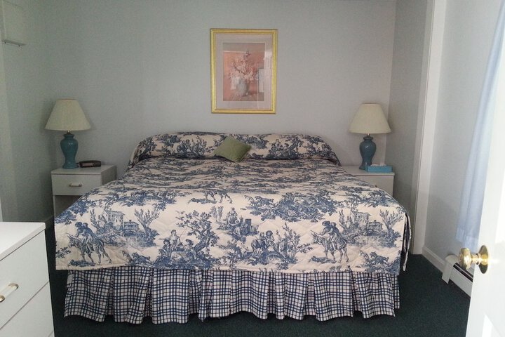 Room 9 of 37