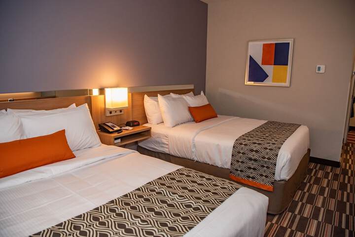 Room 33 of 69