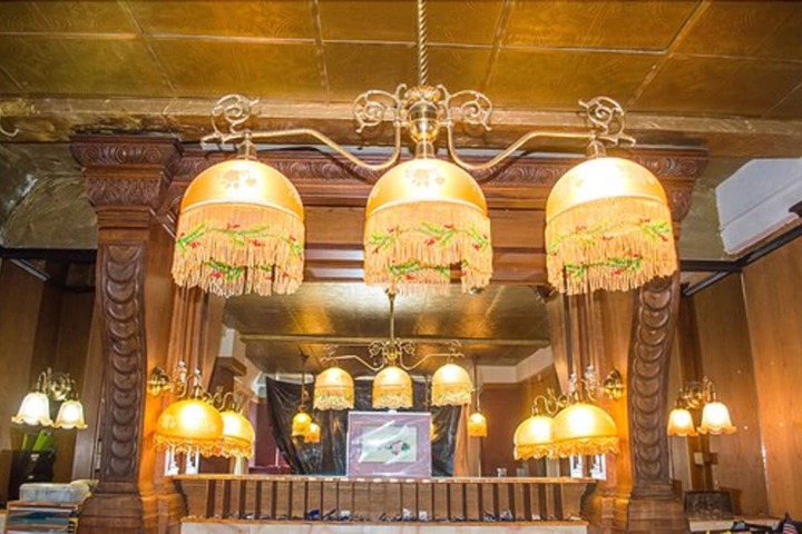 Van Gilder Hotel