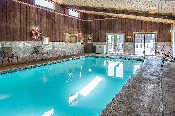 Econo Lodge Inn & Suites Madras