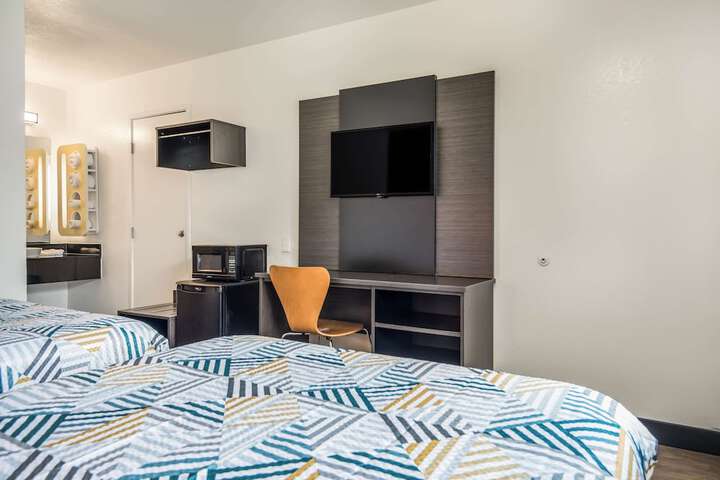 Room 30 of 34