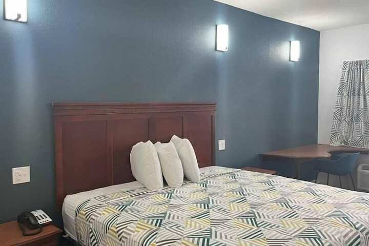 Motel 6 Cleveland MS - Delta State University