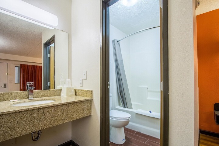 Motel 6 Ashland OH
