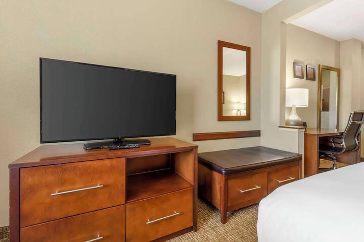 Room 15 of 36