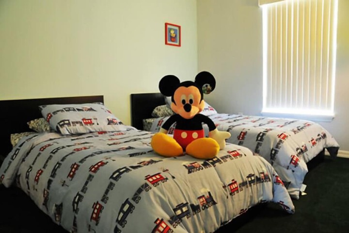 Room 8 of 18