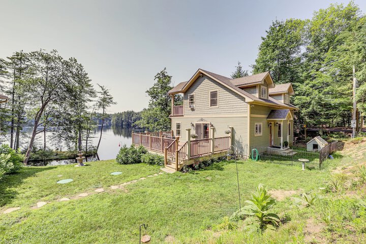 Lakefront Orange Vacation Rental - Pet Friendly!