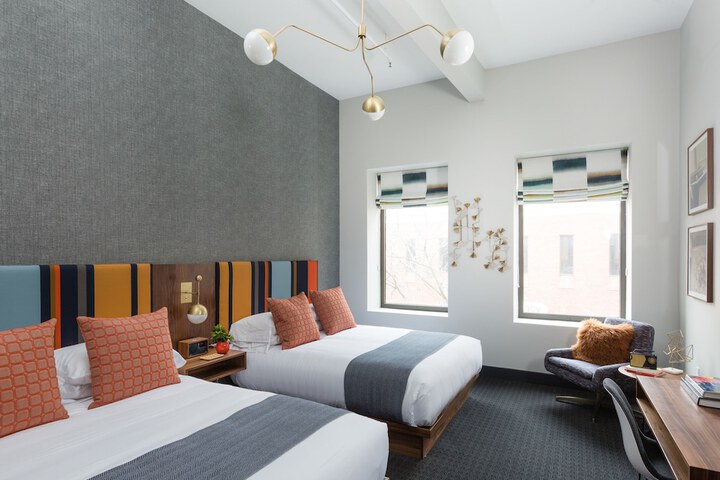 Room 34 of 65