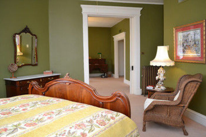 The Grand Anne Bed & Breakfast