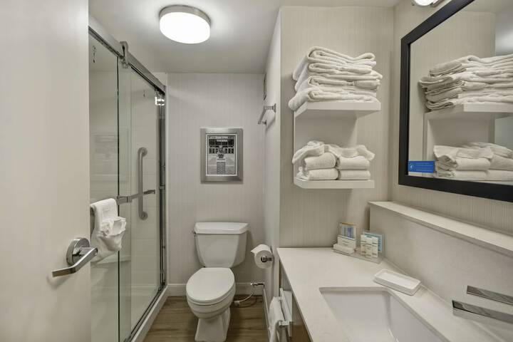 Room 20 of 32