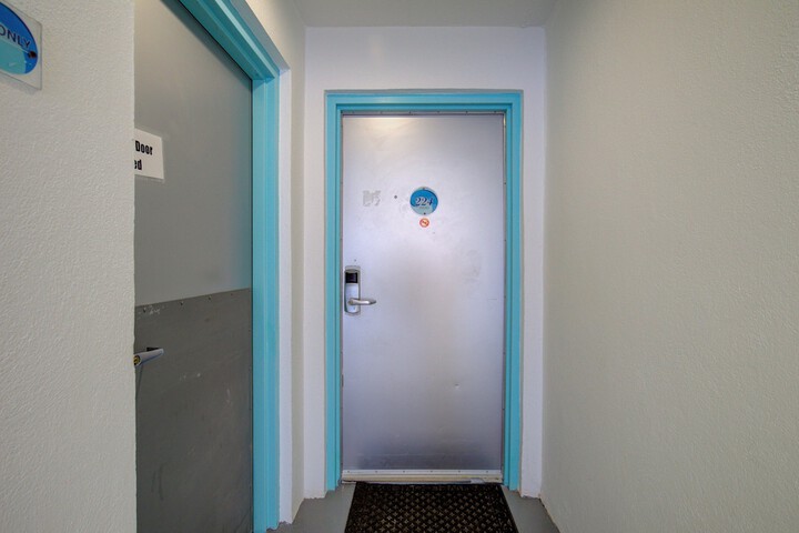 Room 176 of 334