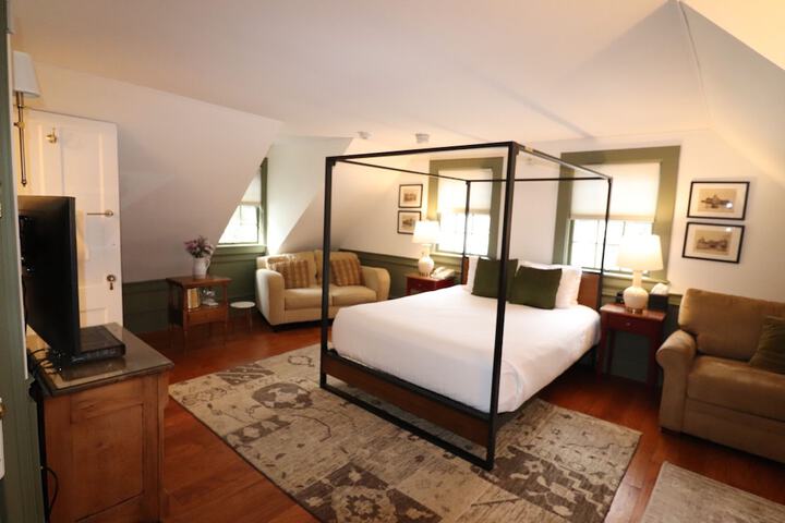 Room 40 of 144