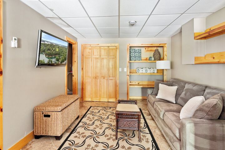 Lakefront Keowee Home w / Dock 14 Mi to Clemson