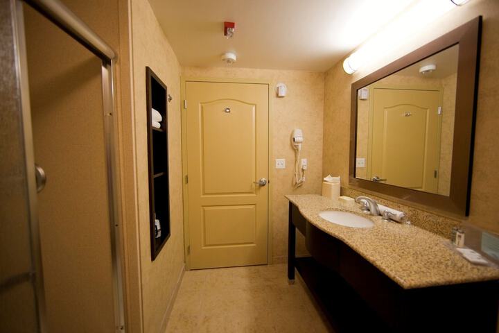 Room 32 of 45