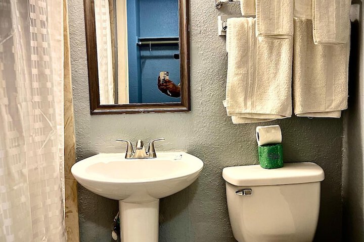 Room 17 of 35