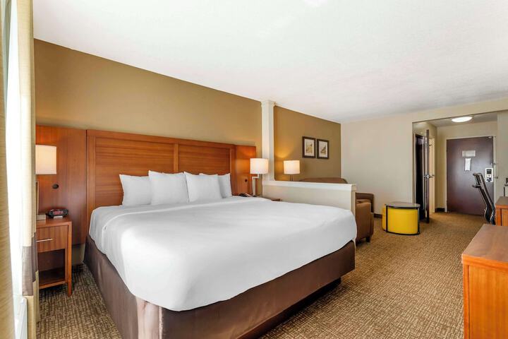 Comfort Inn & Suites Porter near Indiana Dunes