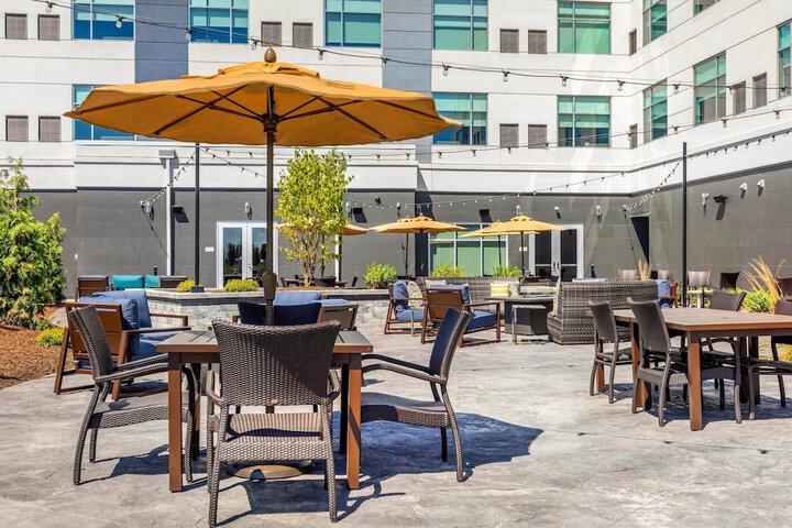 Cambria Hotel Davenport Quad Cities