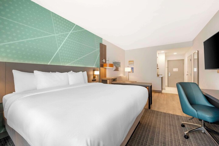 Room 14 of 21