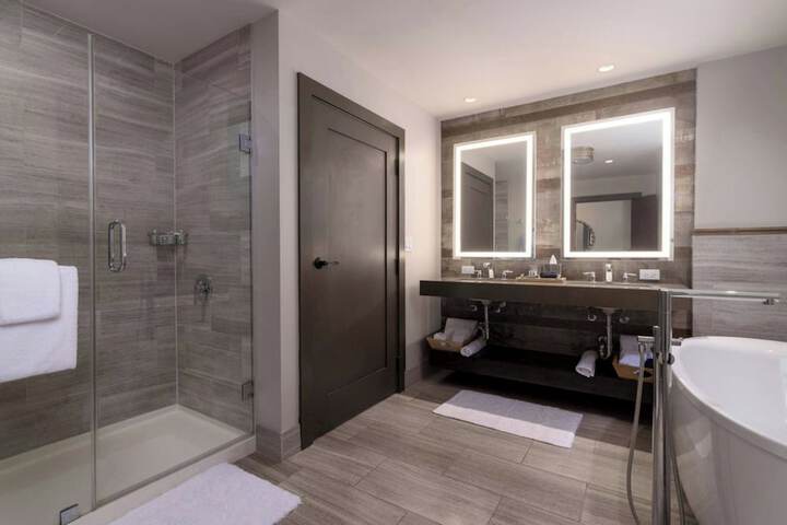 The Stella Hotel Autograph Collection
