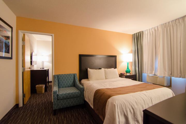 Room 28 of 61