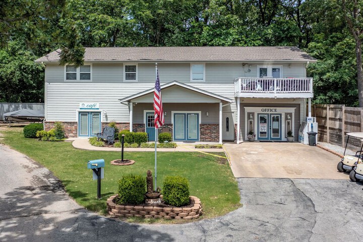 Candlewyck Cove Resort
