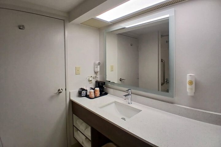 Comfort Inn Marion near Downtown & Blue Ridge PKWY