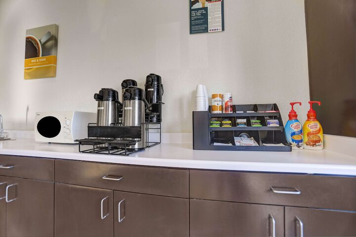 Breakfast/Coffee Service 23 of 23