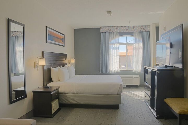 Quality Inn & Suites Roswell North