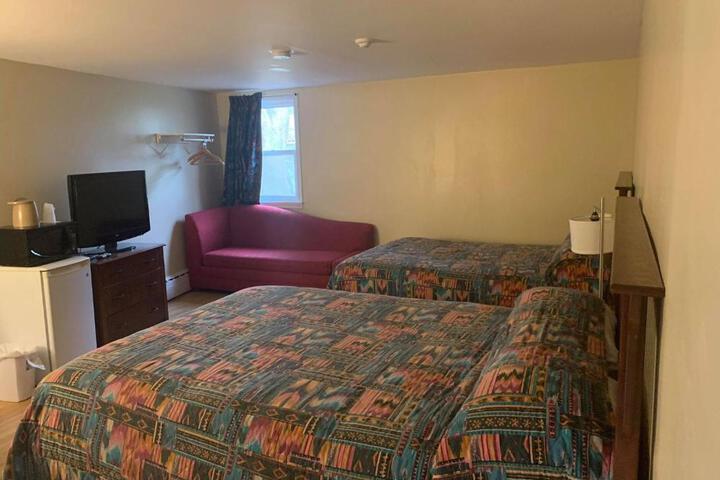 Stonehouse Motel and Restaurant