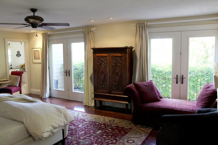 Room 34 of 62