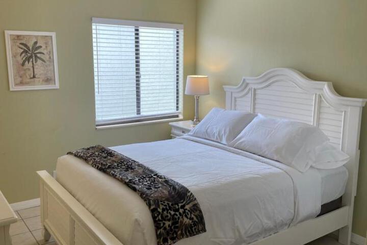 Wander Residence Condo near Fort DeSoto