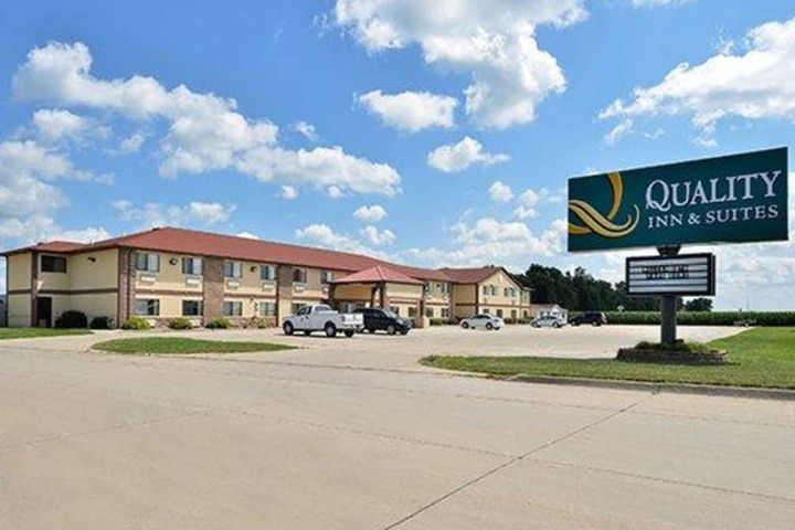 Quality Inn & Suites Grinnell near University