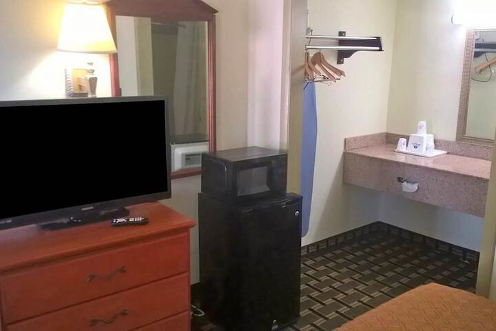 Room 13 of 20