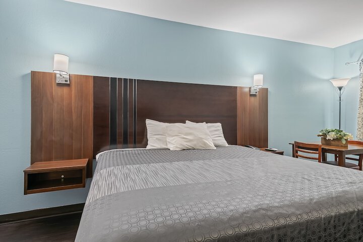 Room 13 of 14