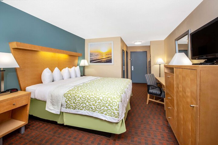 Room 19 of 43