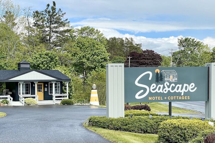 Seascape Motel & Cottages