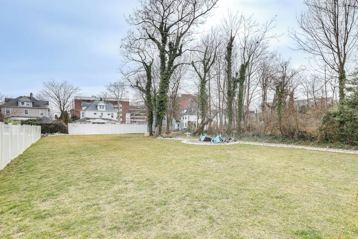 Long Branch Getaway - Walk to Beaches & Dining!