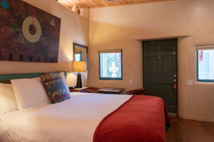 Room 27 of 34