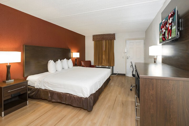 Room 8 of 27