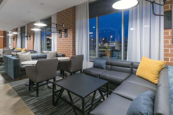 Hyatt Place Marlborough / Apex Center