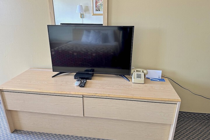 Room 33 of 36