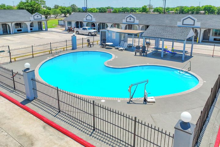 Pool 15 of 29